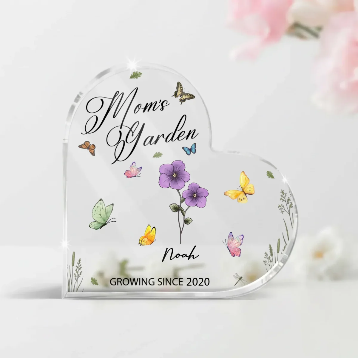 Personligt akrylhjärta och texten "Mom's Garden" - Borddekoration